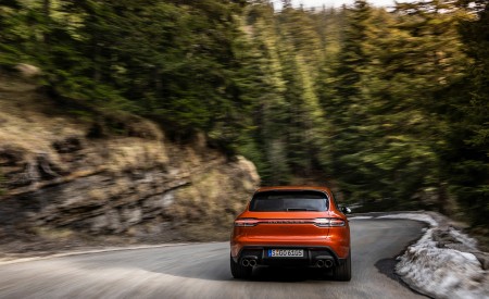 2023 Porsche Macan T (Color: Papaya Metallic) Rear Wallpapers 450x275 (106)