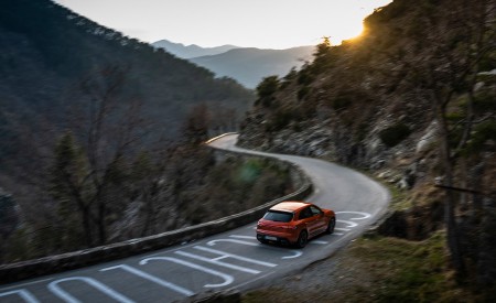 2023 Porsche Macan T (Color: Papaya Metallic) Rear Wallpapers 450x275 (120)