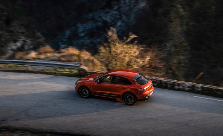 2023 Porsche Macan T (Color: Papaya Metallic) Side Wallpapers 450x275 (123)