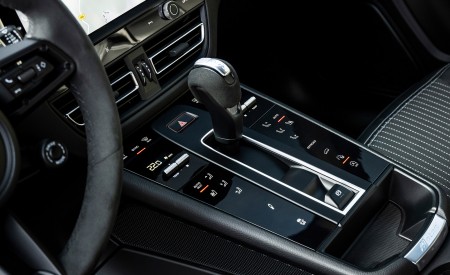 2023 Porsche Macan T (Color: Pure White) Central Console Wallpapers 450x275 (71)