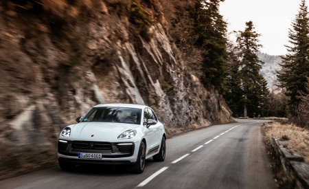 2023 Porsche Macan T (Color: Pure White) Front Wallpapers  450x275 (9)