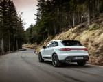 2023 Porsche Macan T (Color: Pure White) Rear Three-Quarter Wallpapers 150x120 (15)