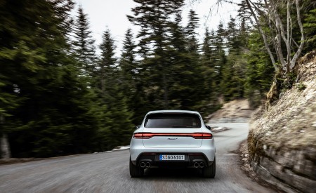 2023 Porsche Macan T (Color: Pure White) Rear Wallpapers 450x275 (22)