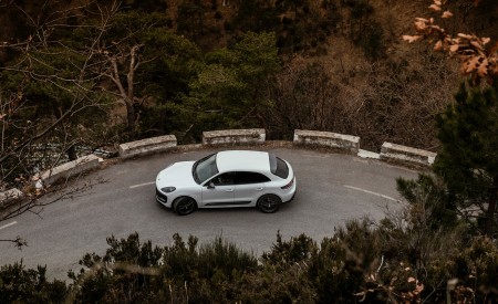 2023 Porsche Macan T (Color: Pure White) Top Wallpapers 450x275 (30)