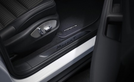 2023 Porsche Macan T Interior Detail Wallpapers 450x275 (224)