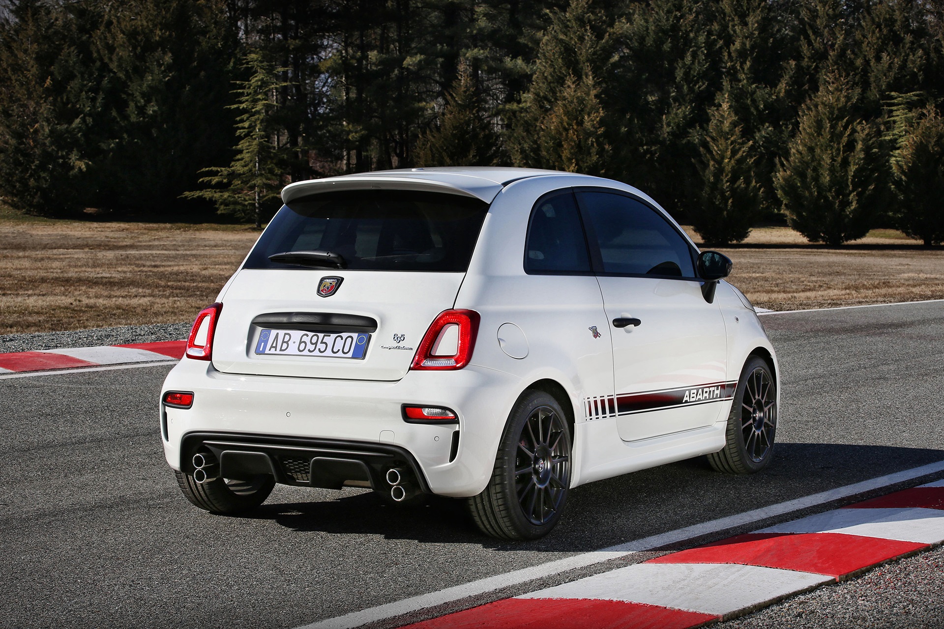 2022 Abarth 695 Competizione Rear Three-Quarter Wallpapers (12)