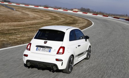 2022 Abarth 695 Competizione Rear Three-Quarter Wallpapers 450x275 (6)