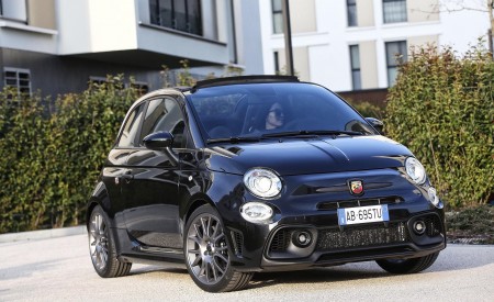 2022 Abarth 695 Turismo Front Three-Quarter Wallpapers 450x275 (7)