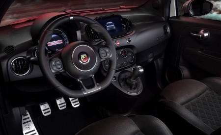 2022 Abarth 695 Turismo Interior Wallpapers 450x275 (13)