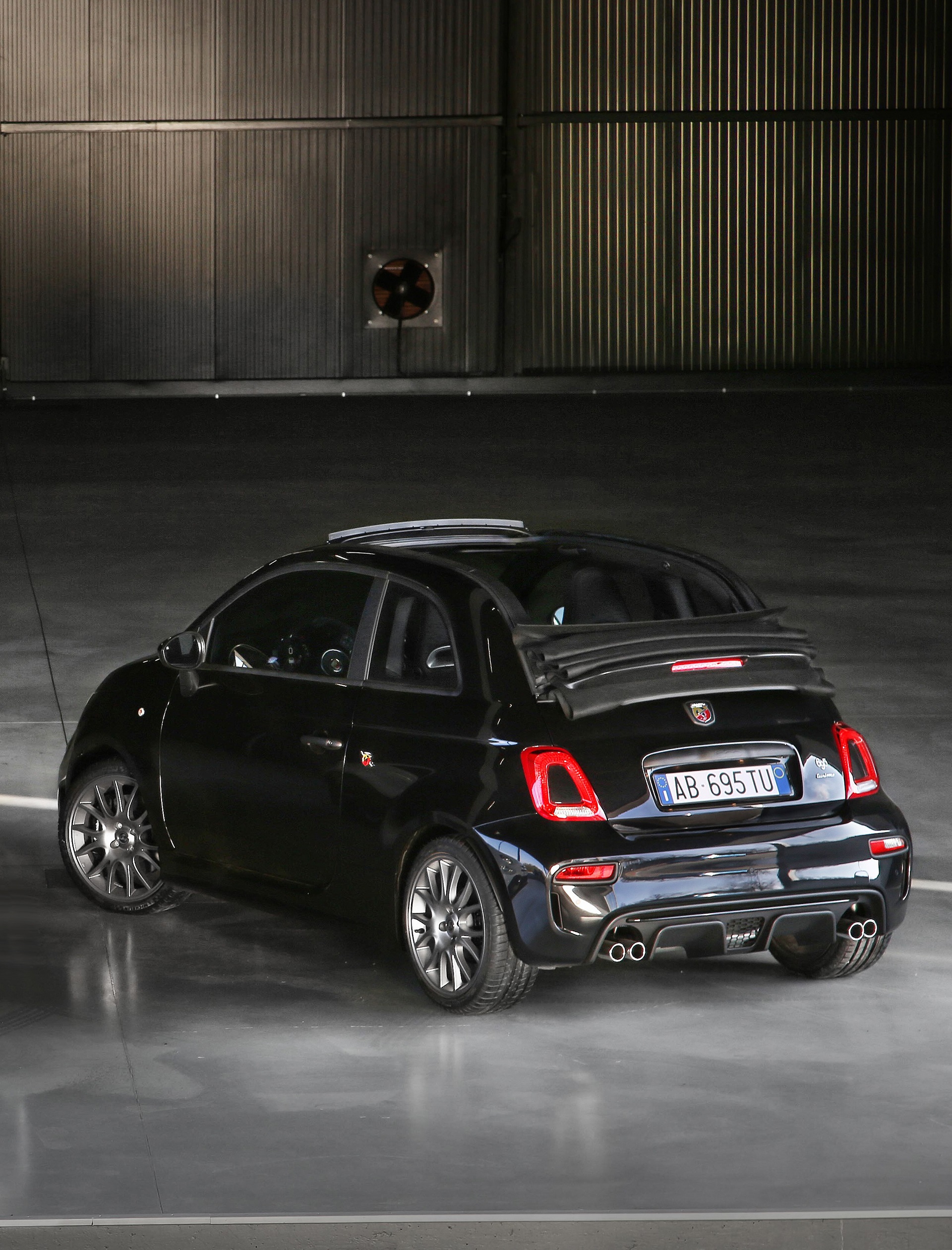 2022 Abarth 695 Turismo Rear Three-Quarter Wallpapers (11)