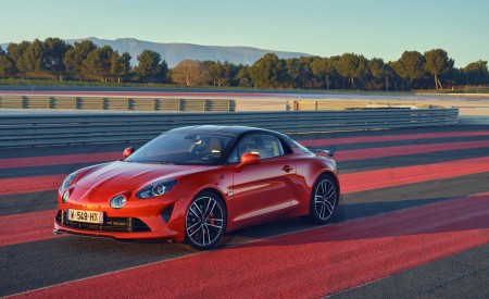 2022 Alpine A110 S UK version Front Three-Quarter Wallpapers 450x275 (34)