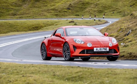 2022 Alpine A110 S UK version Front Three-Quarter Wallpapers 450x275 (13)