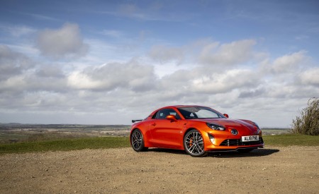 2022 Alpine A110 S UK version Front Three-Quarter Wallpapers 450x275 (3)