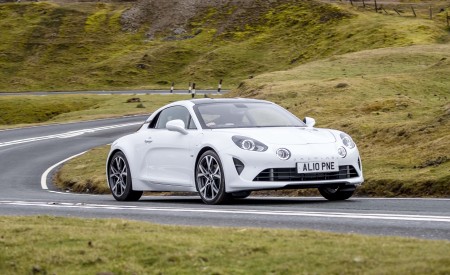 2022 Alpine A110 UK version Front Three-Quarter Wallpapers 450x275 (9)