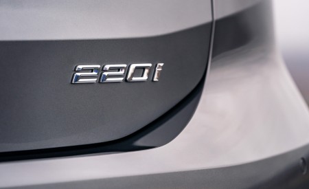 2022 BMW 2 Series 220i Active Tourer (UK-Spec) Badge Wallpapers 450x275 (65)