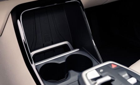 2022 BMW 2 Series 220i Active Tourer (UK-Spec) Interior Detail Wallpapers 450x275 (78)