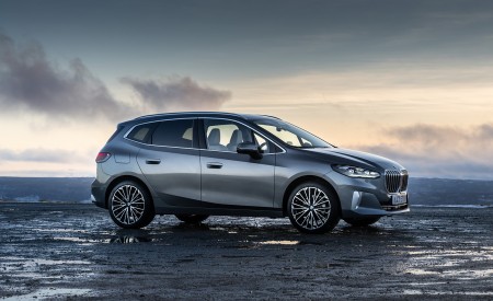 2022 BMW 2 Series 220i Active Tourer (UK-Spec) Side Wallpapers 450x275 (60)