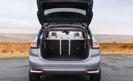 2022 BMW 2 Series 220i Active Tourer (UK-Spec) Trunk Wallpapers 450x275 (82)