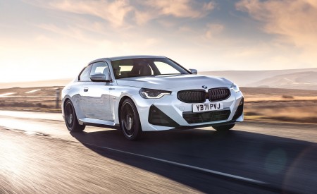 2022 BMW 2 Series 220i Coupé (UK-Spec) Front Three-Quarter Wallpapers 450x275 (40)