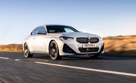 2022 BMW 2 Series 220i Coupé (UK-Spec) Front Three-Quarter Wallpapers 450x275 (50)
