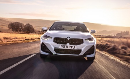 2022 BMW 2 Series 220i Coupé (UK-Spec) Front Wallpapers 450x275 (51)