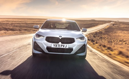 2022 BMW 2 Series 220i Coupé (UK-Spec) Front Wallpapers 450x275 (43)