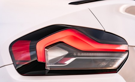 2022 BMW 2 Series 220i Coupé (UK-Spec) Tail Light Wallpapers 450x275 (62)