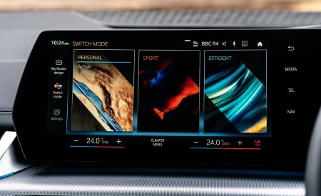 2022 BMW 2 Series 223i Active Tourer (UK-Spec) Central Console Wallpapers 450x275 (36)