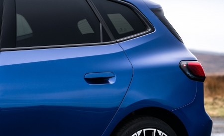2022 BMW 2 Series 223i Active Tourer (UK-Spec) Detail Wallpapers 450x275 (20)
