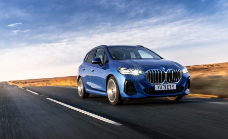 2022 BMW 2 Series 223i Active Tourer (UK-Spec) Front Three-Quarter Wallpapers 450x275 (6)