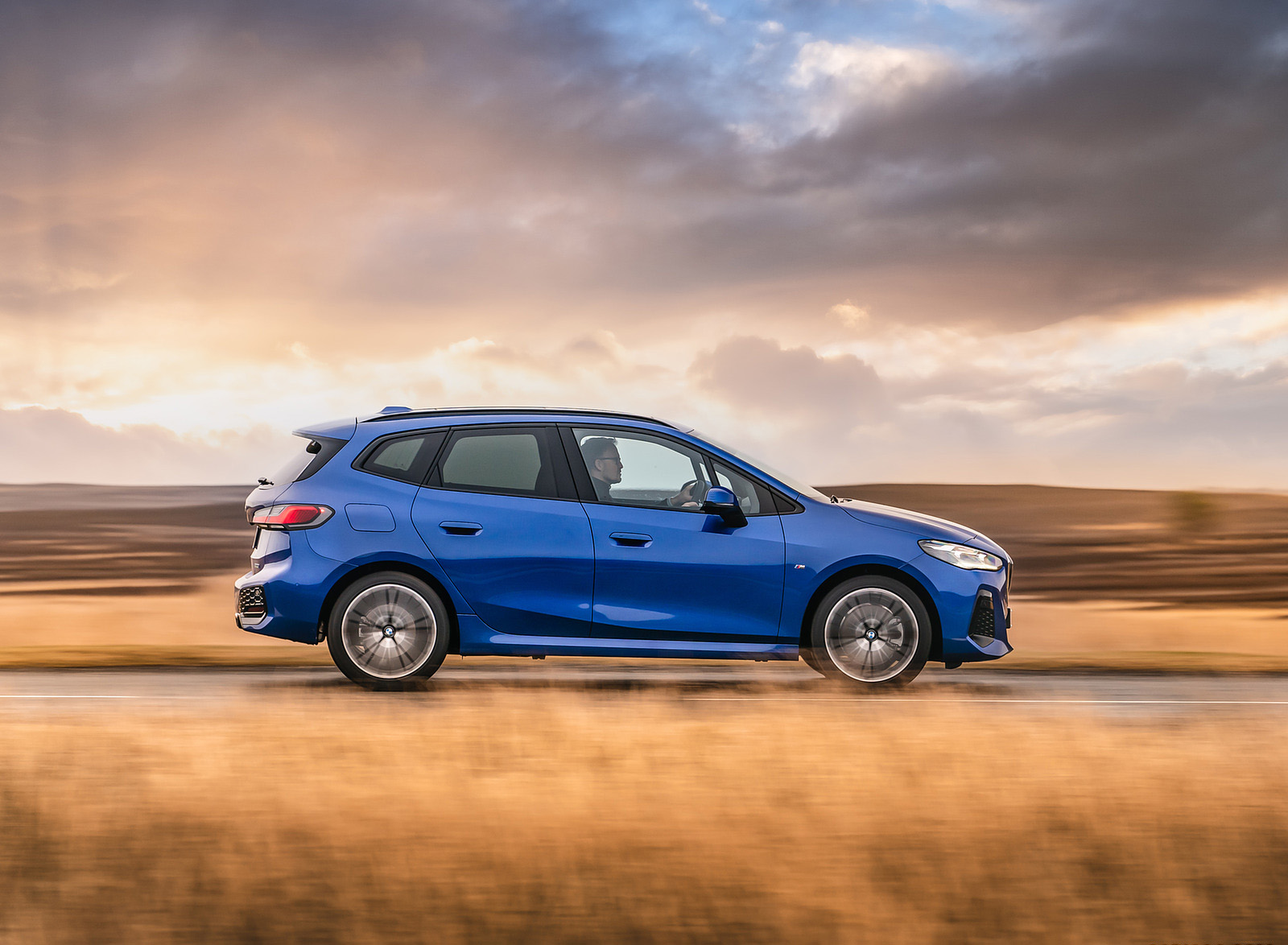 2022 BMW 2 Series 223i Active Tourer (UK-Spec) Side Wallpapers (11)