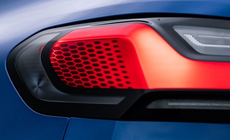 2022 BMW 2 Series 223i Active Tourer (UK-Spec) Tail Light Wallpapers 450x275 (21)
