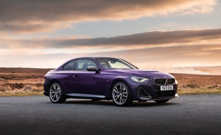 2022 BMW 2 Series M240i Coupé (UK-Spec) Front Three-Quarter Wallpapers 450x275 (14)