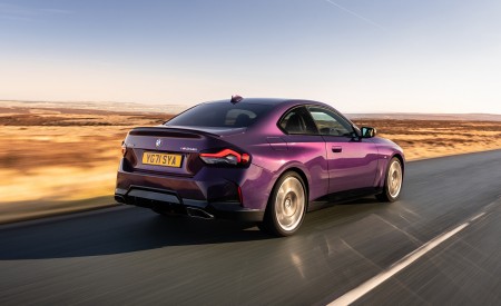 2022 BMW 2 Series M240i Coupé (UK-Spec) Rear Three-Quarter Wallpapers 450x275 (13)