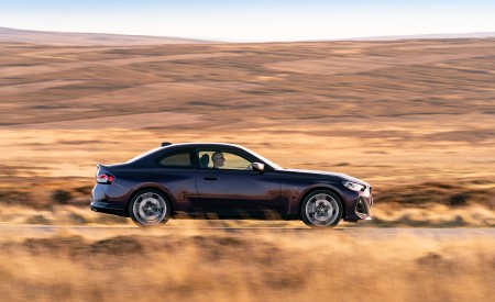 2022 BMW 2 Series M240i Coupé (UK-Spec) Side Wallpapers 450x275 (5)