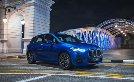 2022 BMW 218i Active Tourer M Sport Launch Edition Front Three-Quarter Wallpapers 450x275 (52)