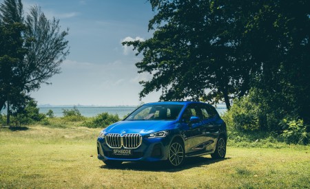 2022 BMW 218i Active Tourer M Sport Launch Edition Front Three-Quarter Wallpapers 450x275 (26)