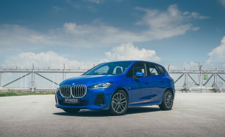 2022 BMW 218i Active Tourer M Sport Launch Edition Front Three-Quarter Wallpapers  450x275 (16)