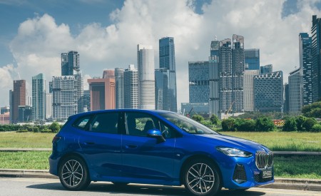 2022 BMW 218i Active Tourer M Sport Launch Edition Front Three-Quarter Wallpapers 450x275 (10)