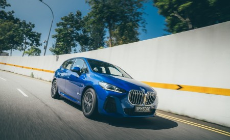 2022 BMW 218i Active Tourer M Sport Launch Edition Front Three-Quarter Wallpapers 450x275 (3)
