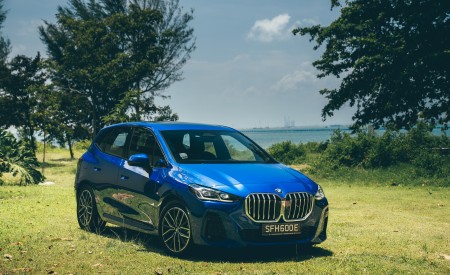 2022 BMW 218i Active Tourer M Sport Launch Edition Front Three-Quarter Wallpapers  450x275 (27)