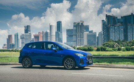 2022 BMW 218i Active Tourer M Sport Launch Edition Front Three-Quarter Wallpapers 450x275 (11)