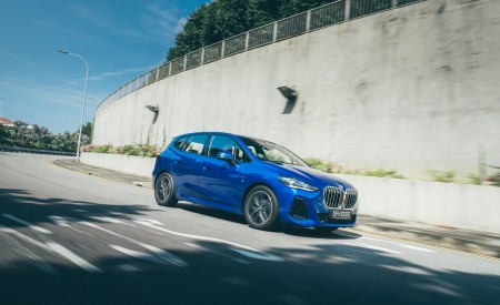 2022 BMW 218i Active Tourer M Sport Launch Edition Front Three-Quarter Wallpapers  450x275 (4)