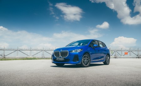 2022 BMW 218i Active Tourer M Sport Launch Edition Front Three-Quarter Wallpapers 450x275 (18)