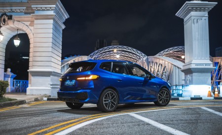 2022 BMW 218i Active Tourer M Sport Launch Edition Rear Three-Quarter Wallpapers 450x275 (55)