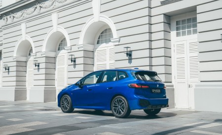 2022 BMW 218i Active Tourer M Sport Launch Edition Rear Three-Quarter Wallpapers 450x275 (40)