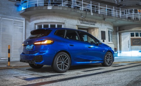 2022 BMW 218i Active Tourer M Sport Launch Edition Rear Three-Quarter Wallpapers 450x275 (56)