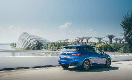 2022 BMW 218i Active Tourer M Sport Launch Edition Rear Three-Quarter Wallpapers 450x275 (14)