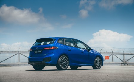 2022 BMW 218i Active Tourer M Sport Launch Edition Rear Three-Quarter Wallpapers 450x275 (23)