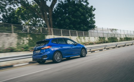 2022 BMW 218i Active Tourer M Sport Launch Edition Rear Three-Quarter Wallpapers 450x275 (5)